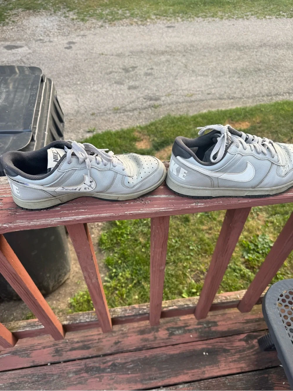 Men’s Nike tennis shoes size 8 1/2 men’s